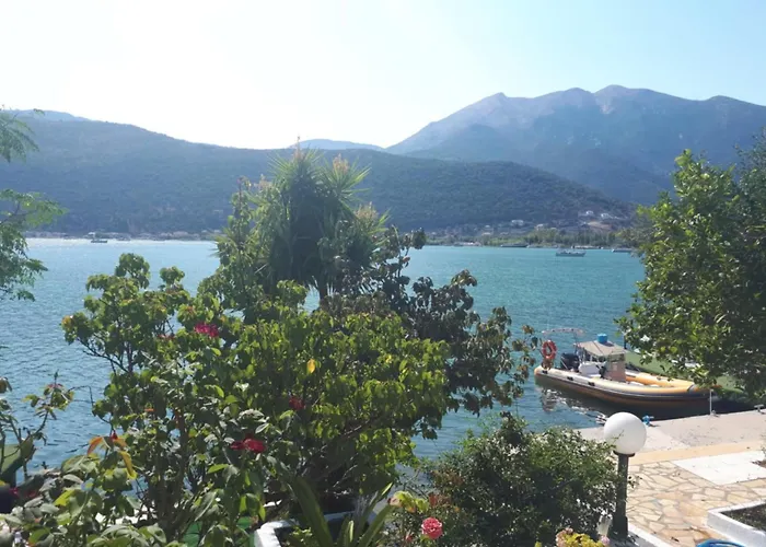 Geni Bay Apartmán Yénion